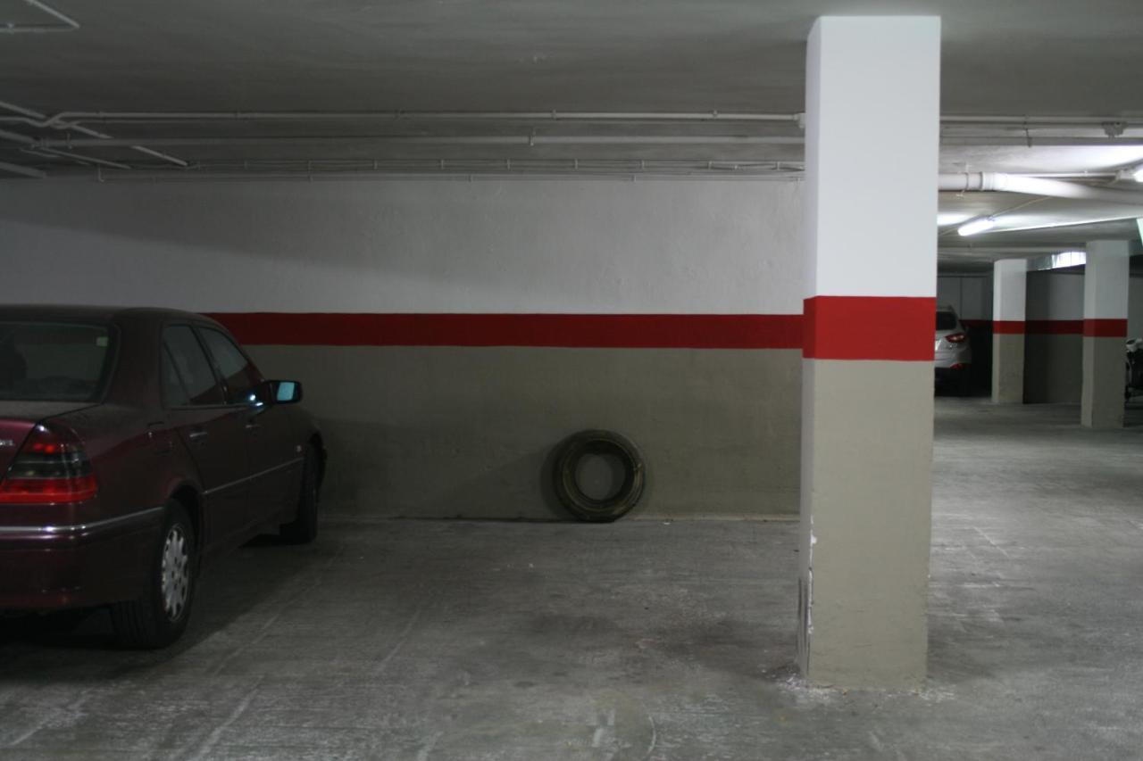 Mike'S Apartment. Parking Y Piscina Grenada Zewnętrze zdjęcie
